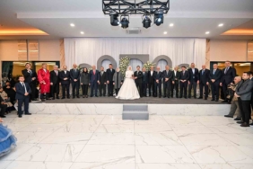 Siyasiler bu düğünde buluştu