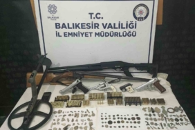 Erdek’te ruhsatsız silah ve tarihi eser operasyonu: 1 gözaltı