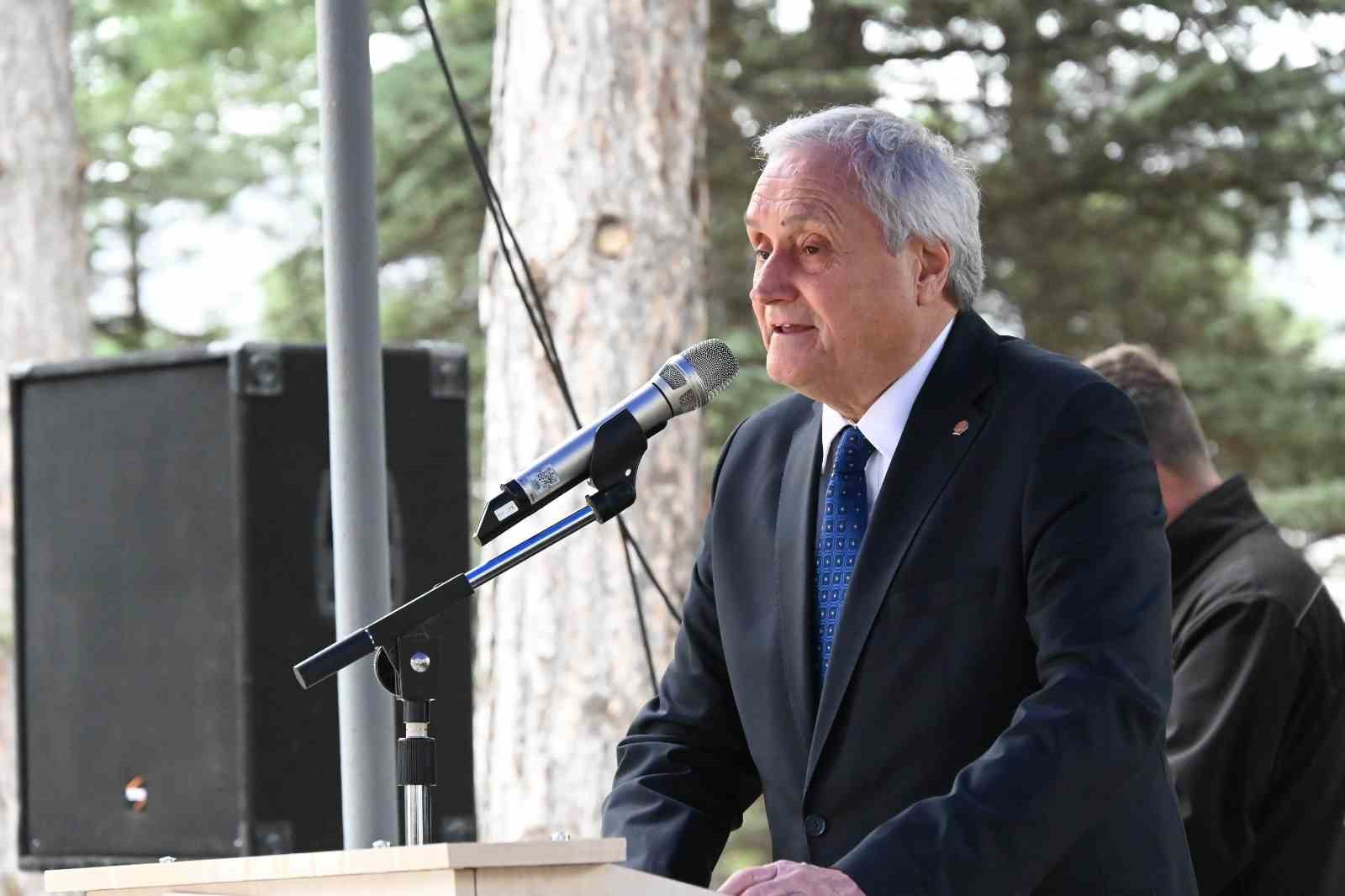 CHP’li Başkandan skandal konuşma: "Osmanlı yurt topraklarını yabancılara parsel parsel sattı"