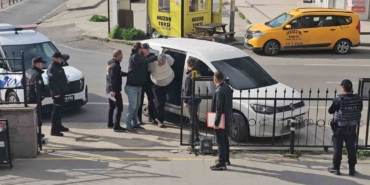 Miras dehşeti: 3 akrabasını öldüren zanlı adliyede