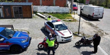 Vize’de jandarmadan drone destekli trafik denetimi