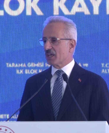 Ulaştırma ve Altyapı Bakanı Uraloğlu: "Türkiye olarak ilk 10’daki lider denizci ülkeler arasında sancağımızı çok yakında dalgalandıracağız"
