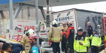 Kuzey Marmara Otoyolu’nda feci kaza: Otomobil tırın altına girdi, 4 kişi hayatını kaybetti