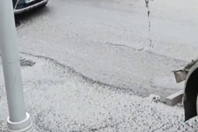 Sultangazi’de mikserden dökülen beton sürücülere zor anlar yaşattı: O anlar kamerada