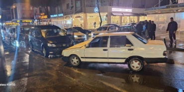 Kazaya karıştı, aracını bırakıp kaçtı
