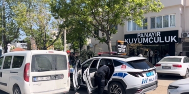 Para sayma makinesi hayatını kurtardı... O kuyumcu konuştu