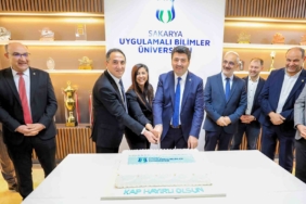 SUBÜ, tam kurumsal akreditasyonunu kutladı