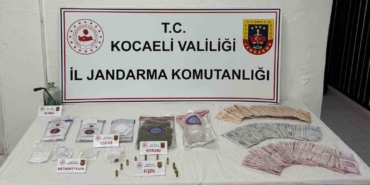 Yolcunun üstünden ve valizinden 7 kilo uyuşturucu ele geçirildi