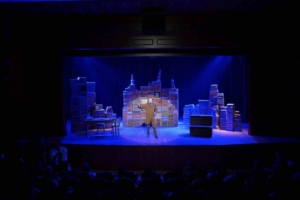 Esenyurt’ta kültür sanat coşkusu: Çehov Kabare kapalı gişe oynadı