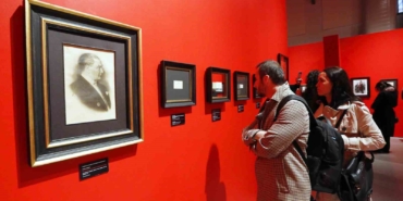 ’Karanlıkta Akan Bir Yıldız: Mustafa Kemal Atatürk’ sergisi İstanbul’da açıldı