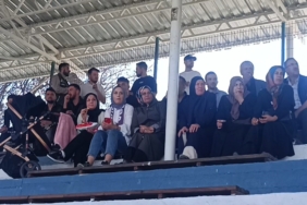 Kınıkspor maçında tribünleri dolduran kadınlara teşekkür