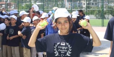 Haydi Tenise projesi deprem bölgesinde eş zamanlı başladı