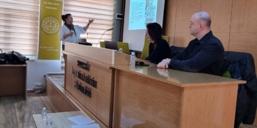 Edremit’te kasap ve şarküterilere hijyen eğitimi verildi