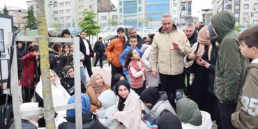 Sultangazi Belediyesi deprem sonrası tüm ekipleri ile sahada