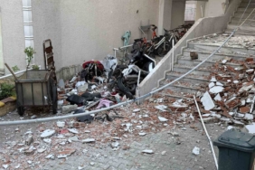 Kumburgaz’da bina duvarlarının yıkılma anı kamerada