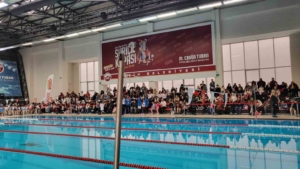 Fatih’te 4. Geleneksel Çocuklar Yüzme Yarışması düzenlendi