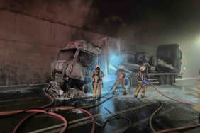 Sabiha Gökçen bağlantı yolundaki tünelde tır yangını: Patlamanı anı kamerada