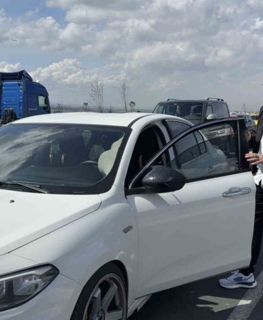 İstanbul’da ilginç olay, çarpıp hasar verdiği aracı kendi tamir etti