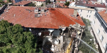Büyükçekmece’de depremde yıkılma riski taşıyan 35 daire yıkıldı