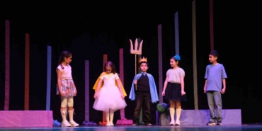 Minik tiyatrocular 23 Nisan coşkusunu sahneye taşıdılar