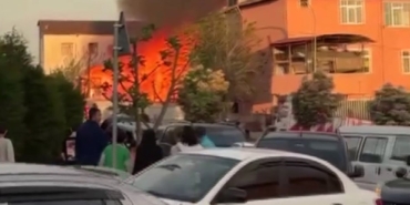 Pendik’te fabrika yangını: Ekiplerin müdahalesi sürdüyor