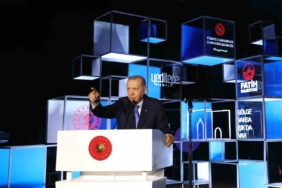 Cumhurbaşkanı Erdoğan: "Kendini ülkenin yegane sahibi zanneden bir avuç zorbanın taşkınlıklarına eyvallah etmedik"