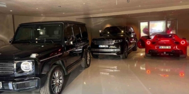 Ekrem İmamoğlu’na ait oldukları belirlenen lüks otomobiller otoparkta böyle görüntülendi