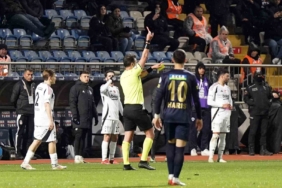 Tayyip Talha Sanuç 4 gün arayla 2 kez kızardı!