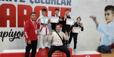 Körfezli 2 minik karateci Balkan şampiyonasına vize aldı
