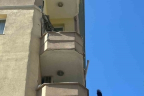 Kadıköy’de balkonu çöken bina mühürlendi