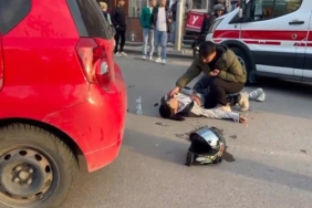 Otomobille çarpışan motosiklet sürücüsü yaralandı