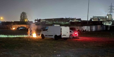 İstanbul’da bazı vatandaşlar deprem endişesiyle geceyi dışarıda geçirmeye devam etti