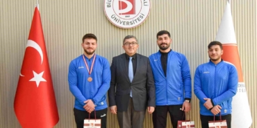 Bilek güreşinde BŞEÜ’ye çifte bronz madalya