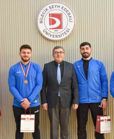 Bilek güreşinde BŞEÜ’ye çifte bronz madalya