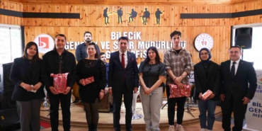 Bilecik’te genç yetenekler sahne aldı, kültür ve sanat rüzgarı esti