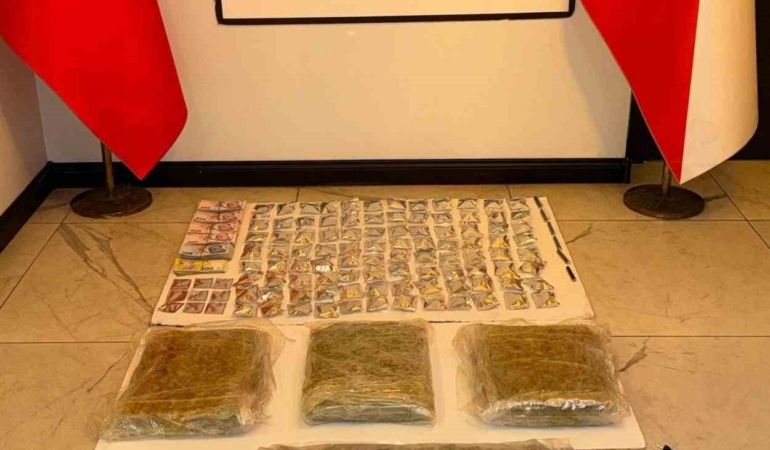 Beşiktaş’ta taksicinin üzerinden uyuşturucu çıktı, operasyonda 2 kişi daha yakalandı
