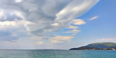 Erdek ve Adalar üzerindeki bulutlar ilgi çekti