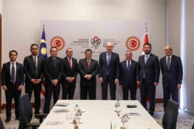 TBMM Başkanı Kurtulmuş, Malezya Temsilciler Meclisi Başkanı Abdul ile bir araya geldi