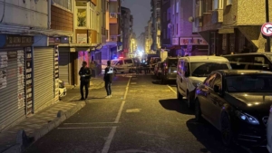 Bağcılar’da kimlik kontrolündeki şahıslar bekçilere ateş açtı: 1 bekçi ağır yaralı