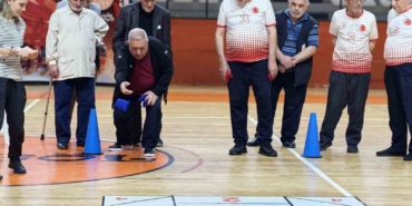 Yaşlı sporcular birbiriyle yarıştı