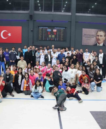 Çayırova Belediyesi, yarı final için sahaya çıkıyor