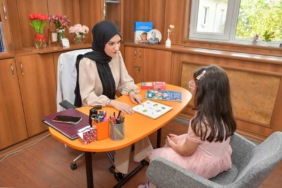Minik Hatice Eslem’in konuşma azmi ilham oldu