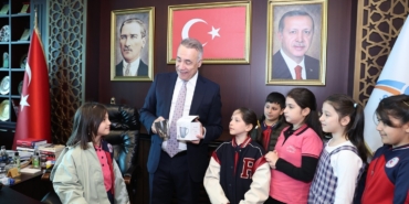 Miniklerden başkan amcalarına ziyaret