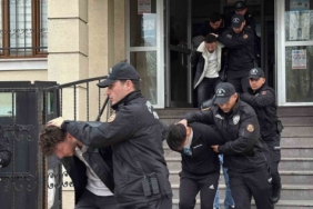 Bayram gecesini kana bulayıp iki kişiyi öldüresiye darp eden 19 şüpheli adliyede