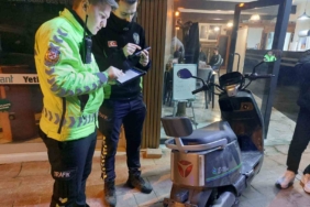 Sakarya’da elektrikli bisiklet yayaya çarptı: 2 yaralı