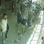 Tekirdağ’da deprem anında kafede dikkat çeken anlar: 3 ihtiyar depremi hissetmedi, kaçanları izledi