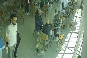 Tekirdağ’da deprem anında kafede dikkat çeken anlar: 3 ihtiyar depremi hissetmedi, kaçanları izledi