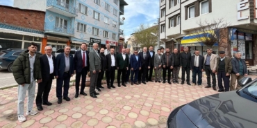 AK Parti teşkilatı bayramlaşma programında vatandaşlarla bir araya geldiler