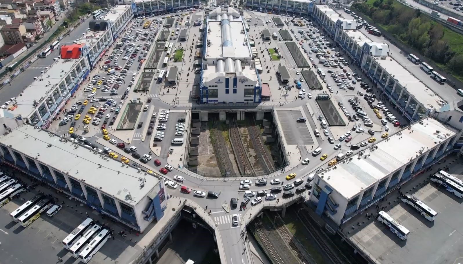 Bayram tatilinin ardından Büyük İstanbul Otogarı’nda yoğunluk yaşandı