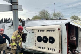 Bursa’da servis aracı bariyerlere çarptı: 6 yaralı